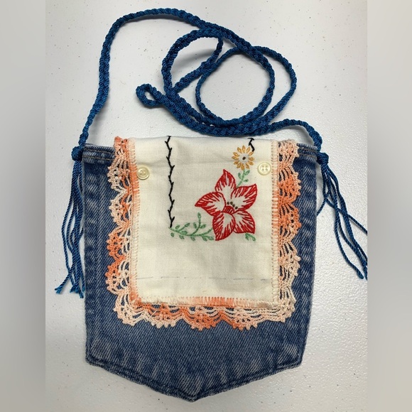 Handmade Upcycled Denim Crossbody Purse, Embroidered, Vintage Doilie - Picture 4 of 5